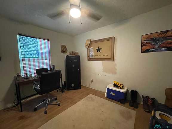 4th image of 128 E Manana Blvd