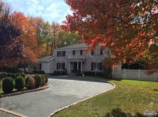 29 Eastview Ter, Demarest, NJ 07627