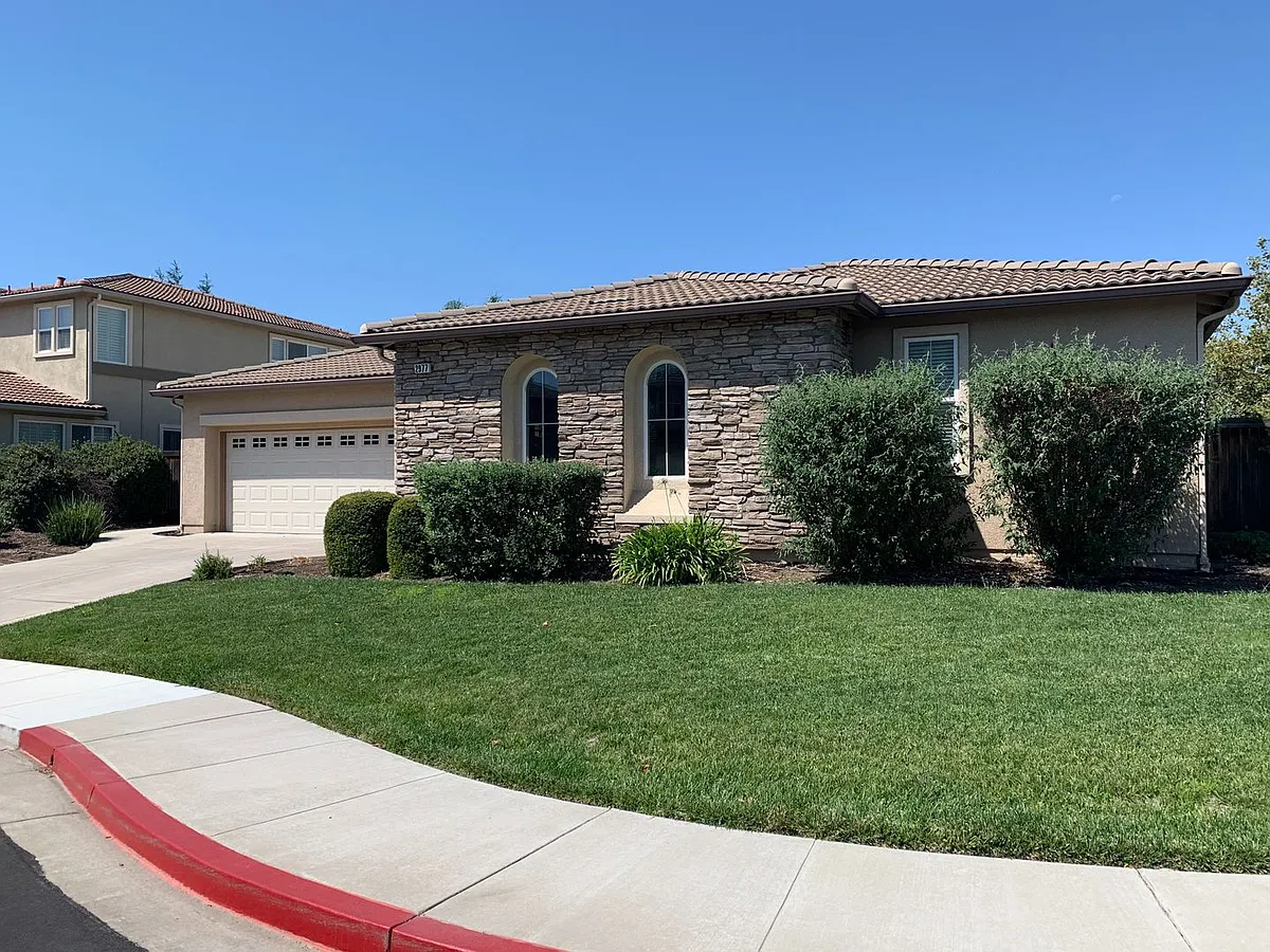 Building Photo - 2977 Blumen Ave