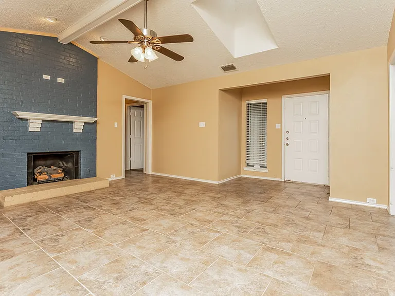 3239 Wichita Dr — Photo 2
