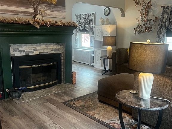 5th image of 257 Calvin St