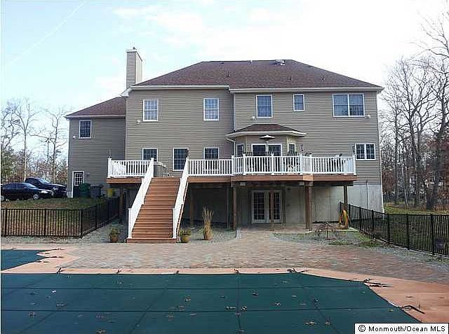 2nd image of 440 Glenn Rd