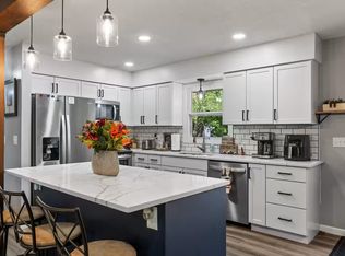 9700 Cottonwood Ln N, Maple Grove, MN 55369