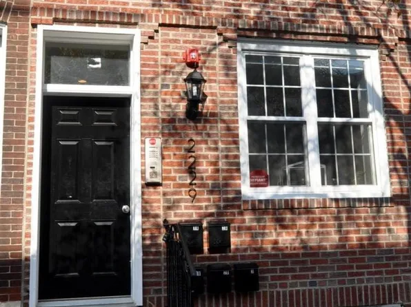 2229 Catharine St #2B, Philadelphia, PA 19146