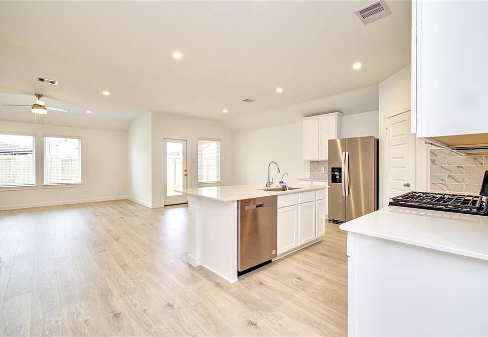 1st image of 29926 Gallatin River Ln