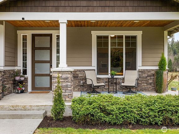 3rd image of 10219 Kelly Road NE