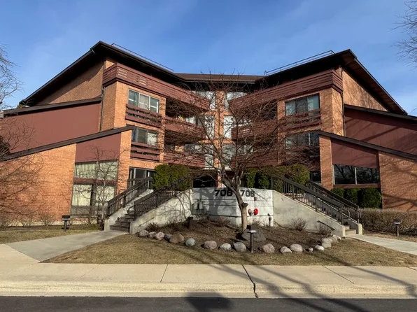 706 Waukegan Rd APT 403C, Glenview, IL 60025