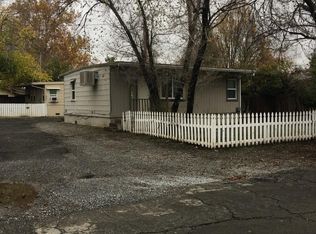 1090 Hawthorne Ave, Redding, CA 96002