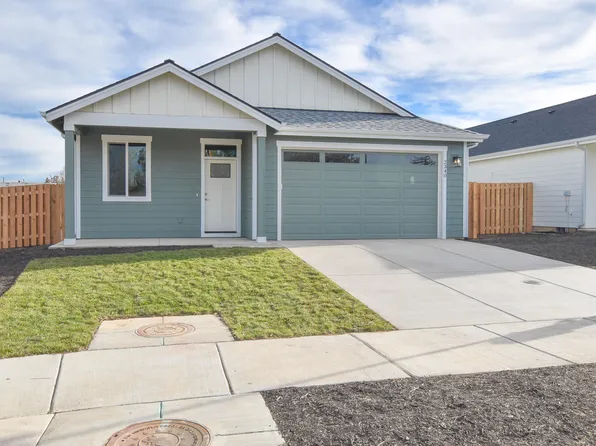 2340 SW 25th St, Redmond, OR 97756