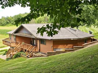 27427 Barnett Ln, Lone Rock, WI 53556
