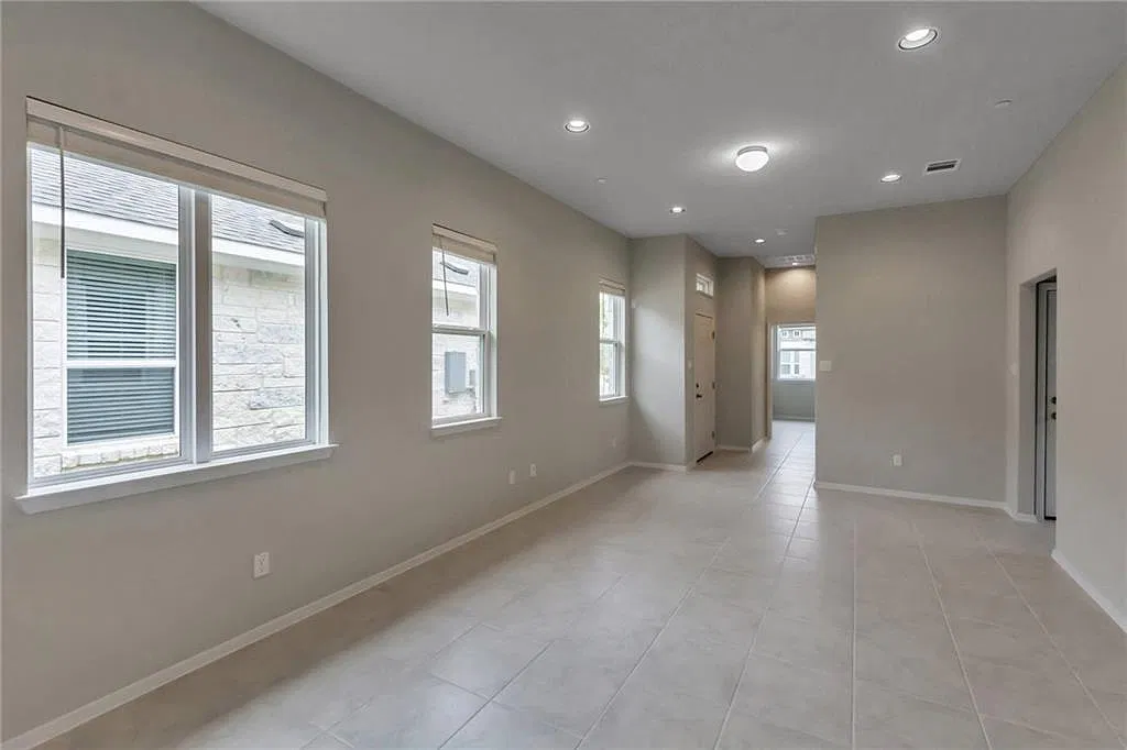 2800 Joe Dimaggio Blvd — Photo 4