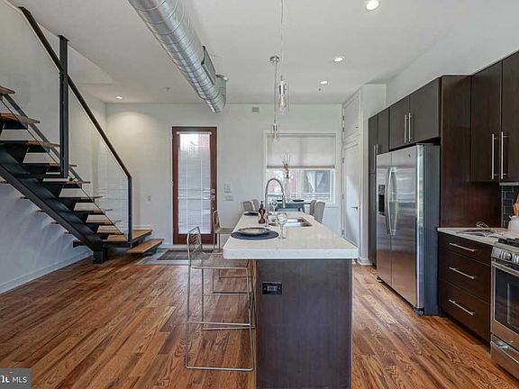 4th image of 1247 E Columbia Ave APT 30