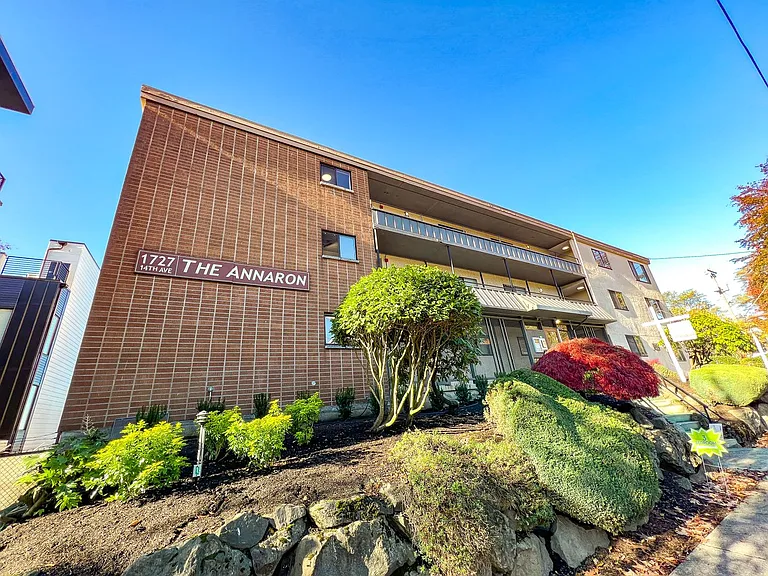 Annaron Apartments — Photo 47