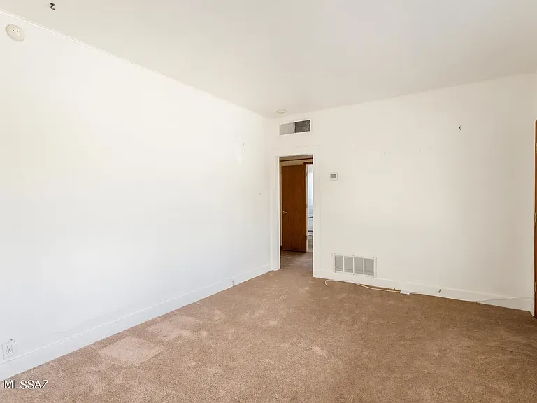 305 15th Ter — Photo 15
