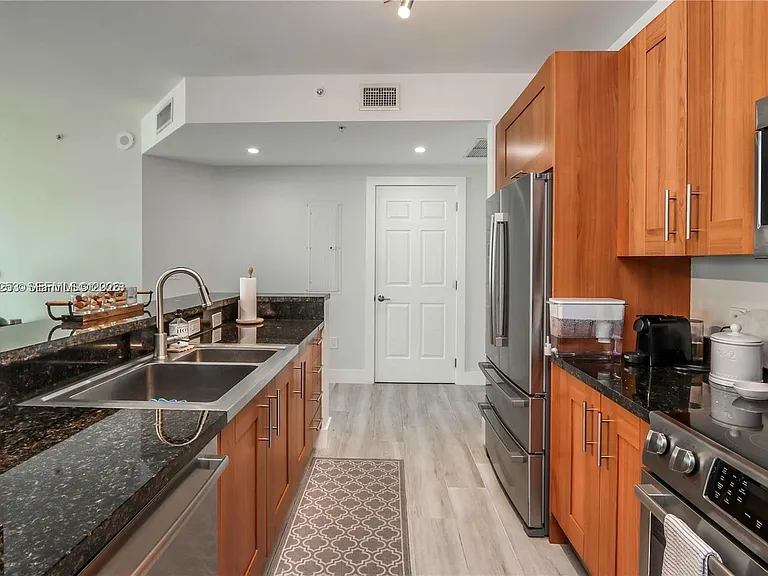1300 Ponce De Leon Blvd #500 — Photo 6