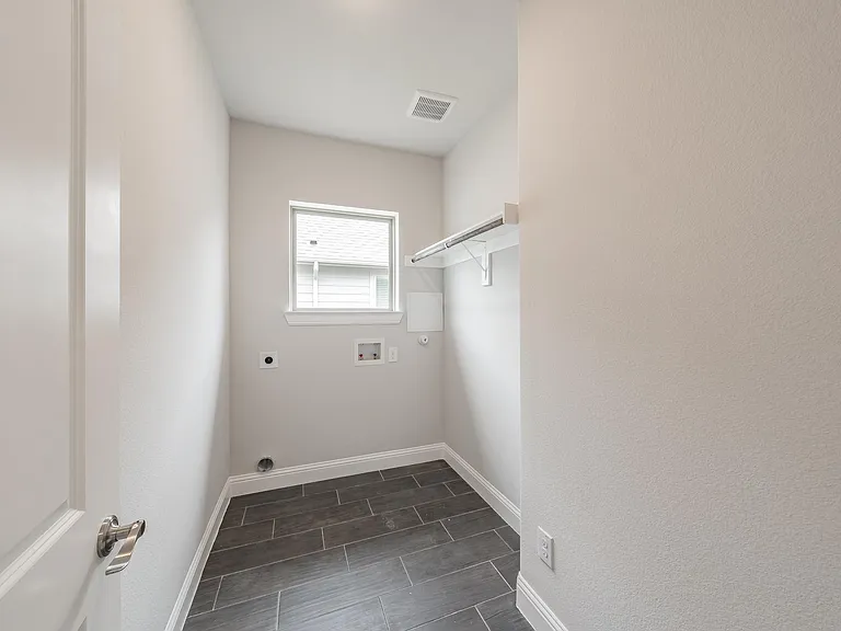 224 Gardenia Dr — Photo 17
