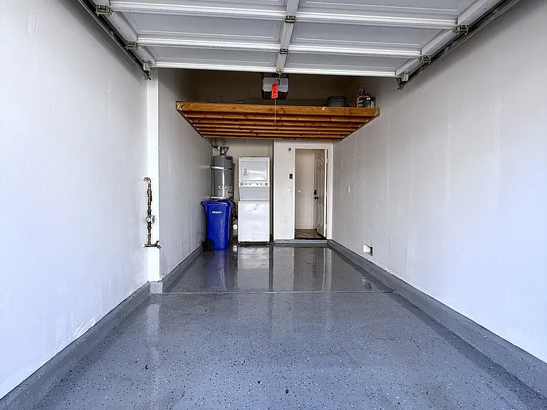 1-Car Garage
