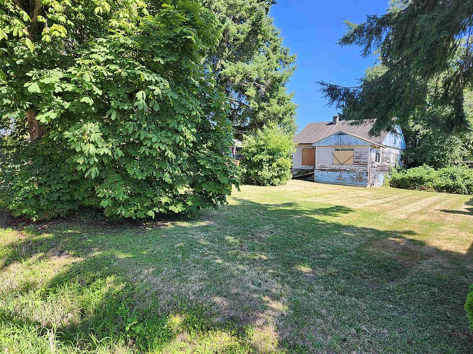 2nd image of 20234 Lorne Ave