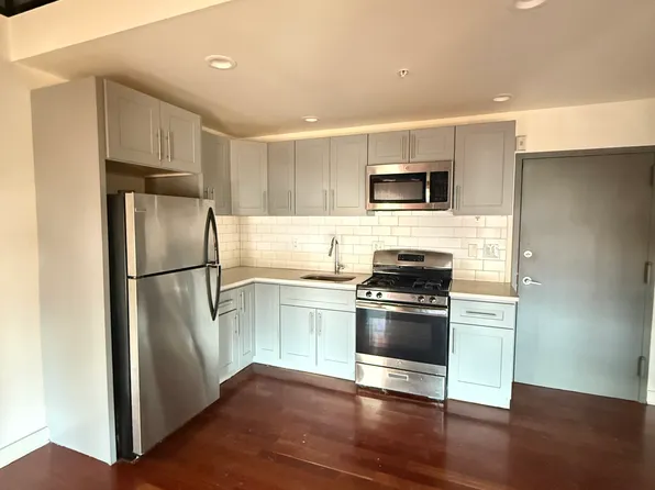 4700 Kingsessing Ave #305, Philadelphia, PA 19143