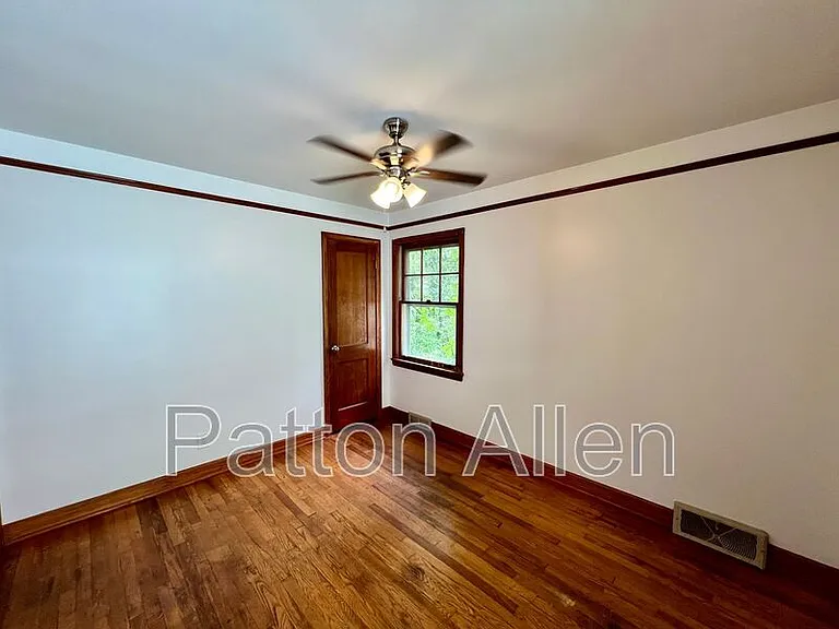 29 Evergreen Ave — Photo 13