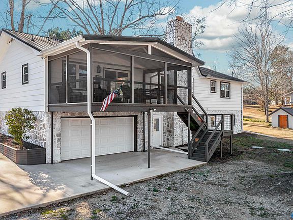 3rd image of 351 Canoe Creek Rd