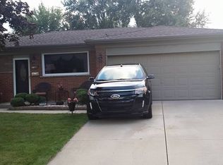 31035 Gloede Dr, Warren, MI 48088