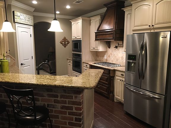 4th image of 617 Pioneer Dr