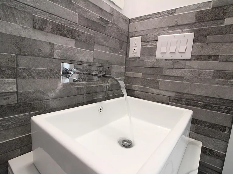 433 N 35th St #1R — Photo 5