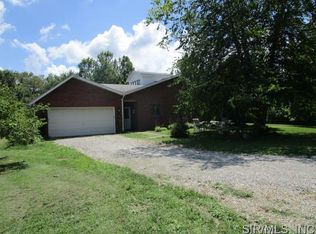 2056 Shepherd Ln, Saint Jacob, IL 62281