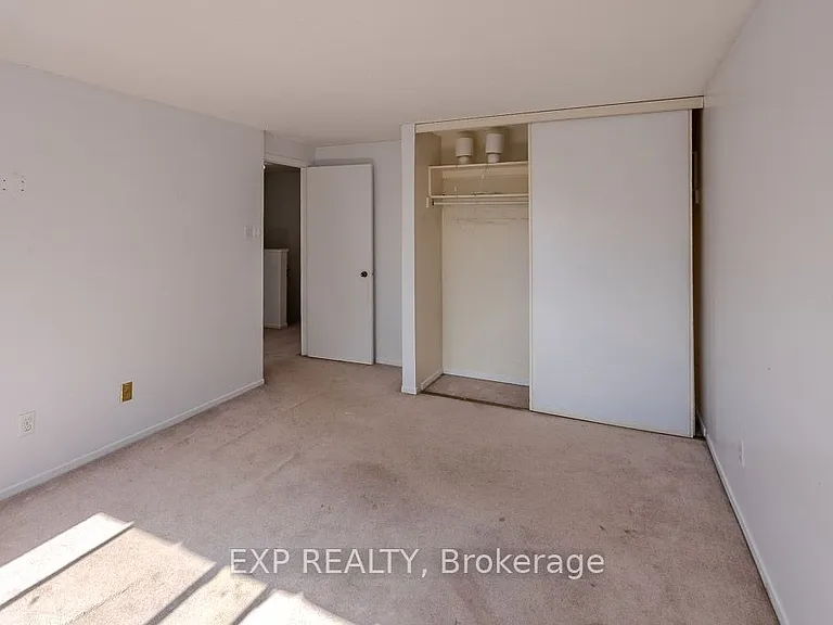 37 Forester Cres — Photo 19