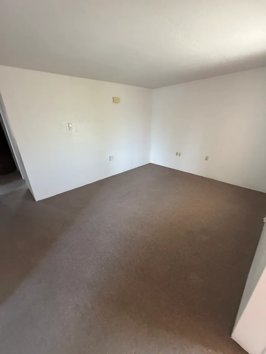 Building Photo - 705 E Alameda St #6