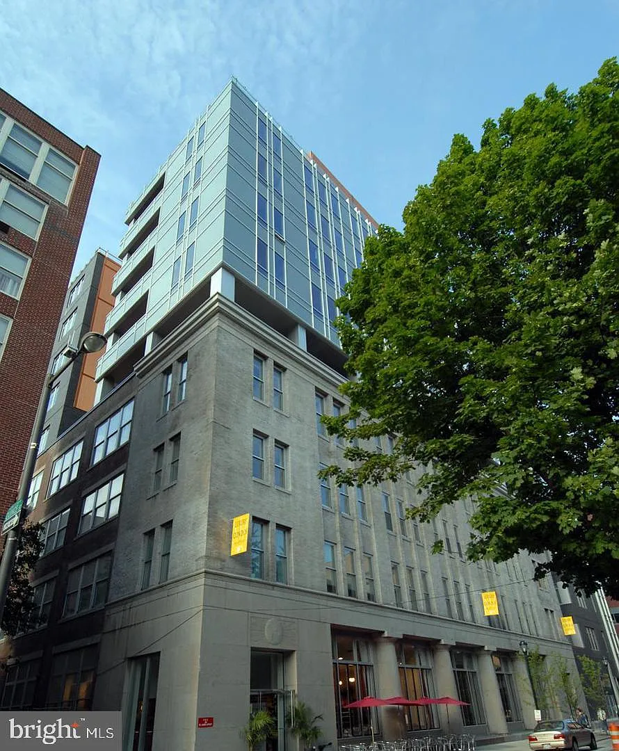 Western Union Building — Photo 1