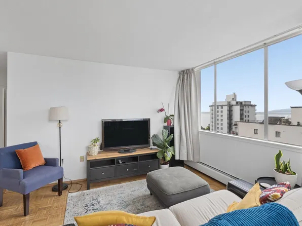 1251 Cardero St #1004, Vancouver, BC V6G 2H9