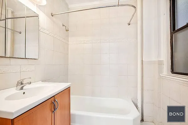 Sold by Bond New York | media 10