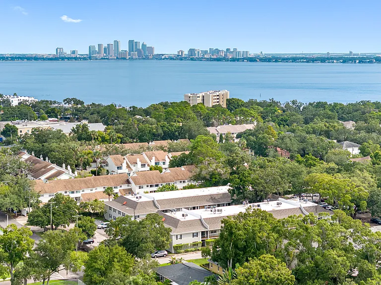 5221 Bayshore Blvd #27 — Photo 22