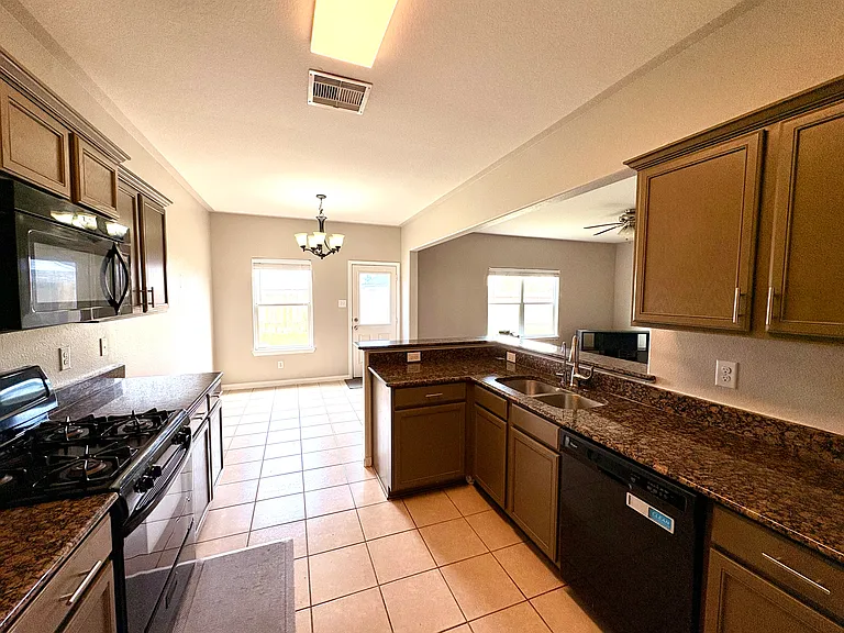 9807 Opal Rock Dr — Photo 8