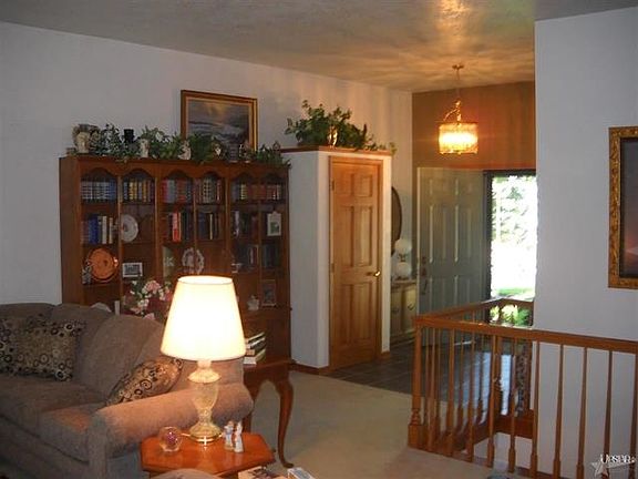 3rd image of 3005 E Stone Ledge Blvd