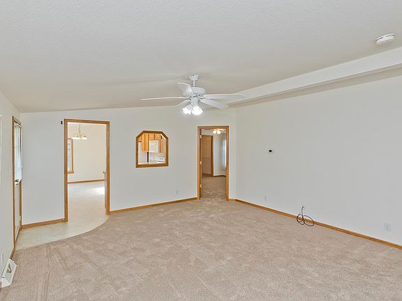 3rd image of 112 Clayton Dr W