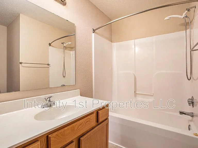 210 Pointe Ln — Photo 5