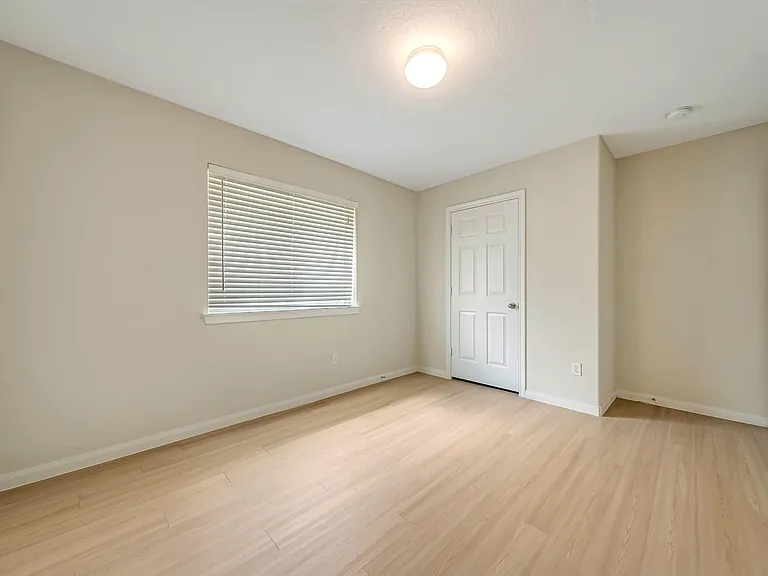 12810 Lake Shore Dr — Photo 23