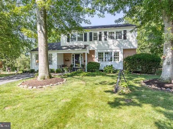 306 N Lake Dr, Downingtown, PA 19335
