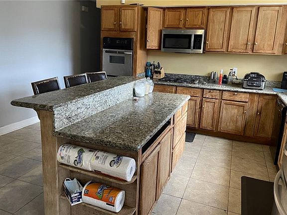 4th image of 2704-06 Jasmine St