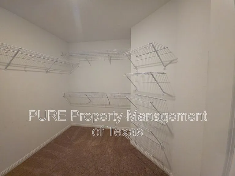 317 Riverdale Dr — Photo 8