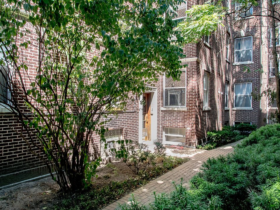 2nd image of 6353 N Lakewood Ave #Gw