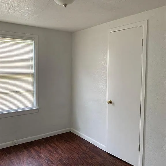 212 Houston St — Photo 10