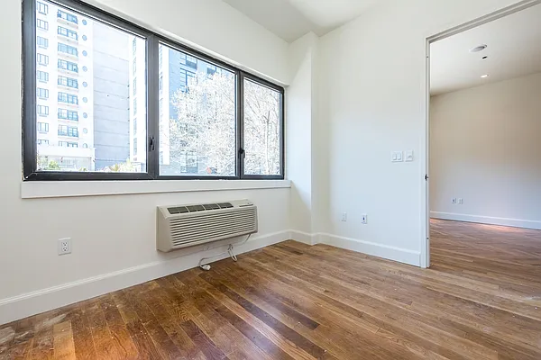 Rented by Nooklyn NYC LLC | media 122
