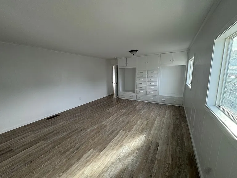 127 NE Benton St — Photo 31