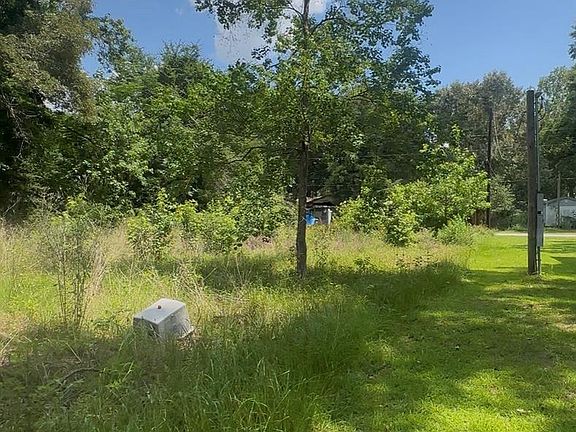 4th image of 277 Magnolia Park