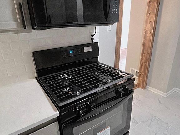 5th image of 1710 Valley Ave APT H