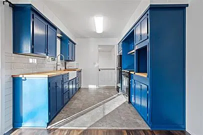 3 bed, 1.5 bath, 1232 sqft, $2,300 — Photo 2